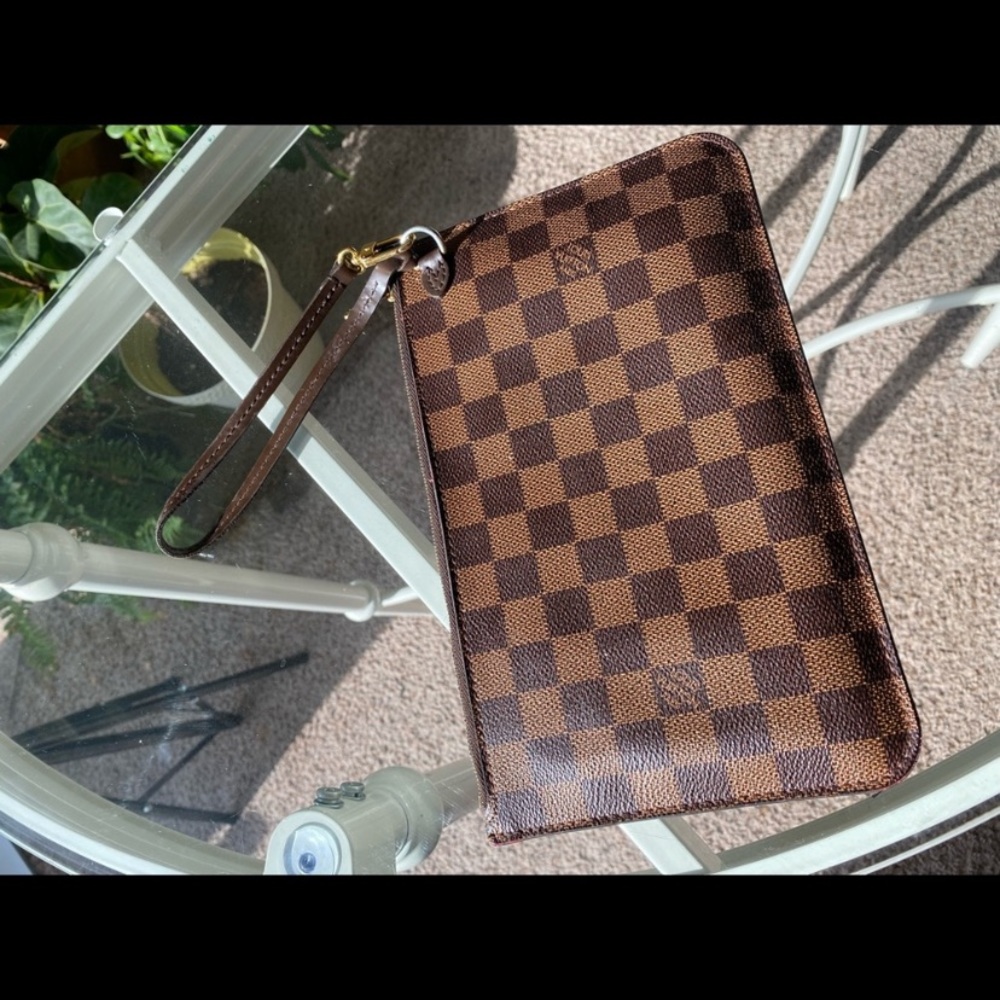 Authentic Louis Vuitton DAMIER Wristlet